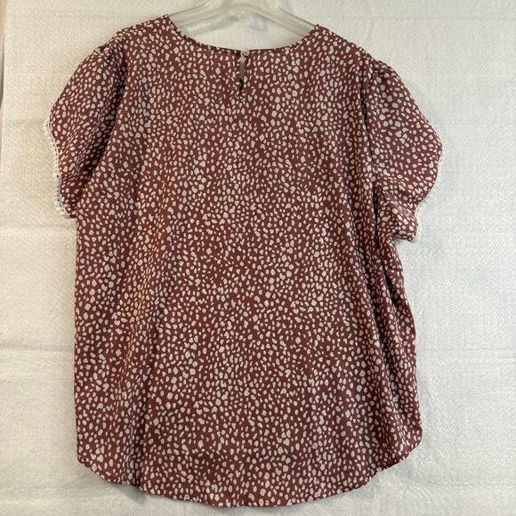 Plus Size 4X Mauve Pink Dot Print Flutter Sleeve Blouse Crochet Trim Top NWOT - Picture 4 of 7